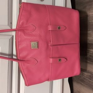 Dooney and Bourke Kelly shoulder bag with small purse.